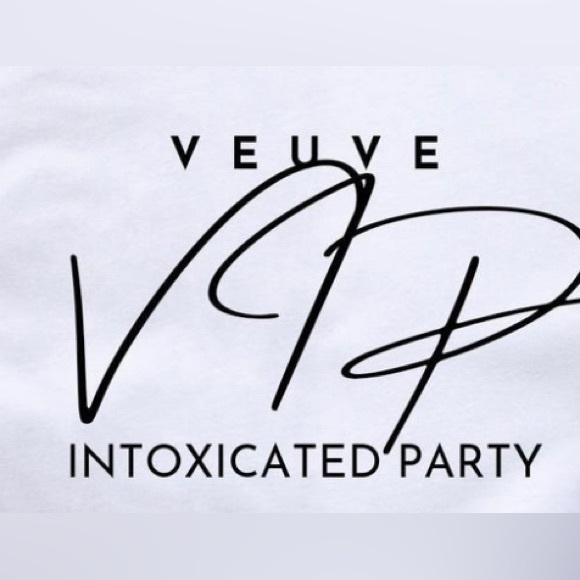 VUEVE CLICQUOT CHAMPAGNE TRAVEL CASE. Leather strap for secure closure/carry - Picture 10 of 10